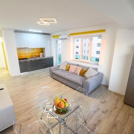 Sunset Lake Apartament 마마이아 외부 사진
