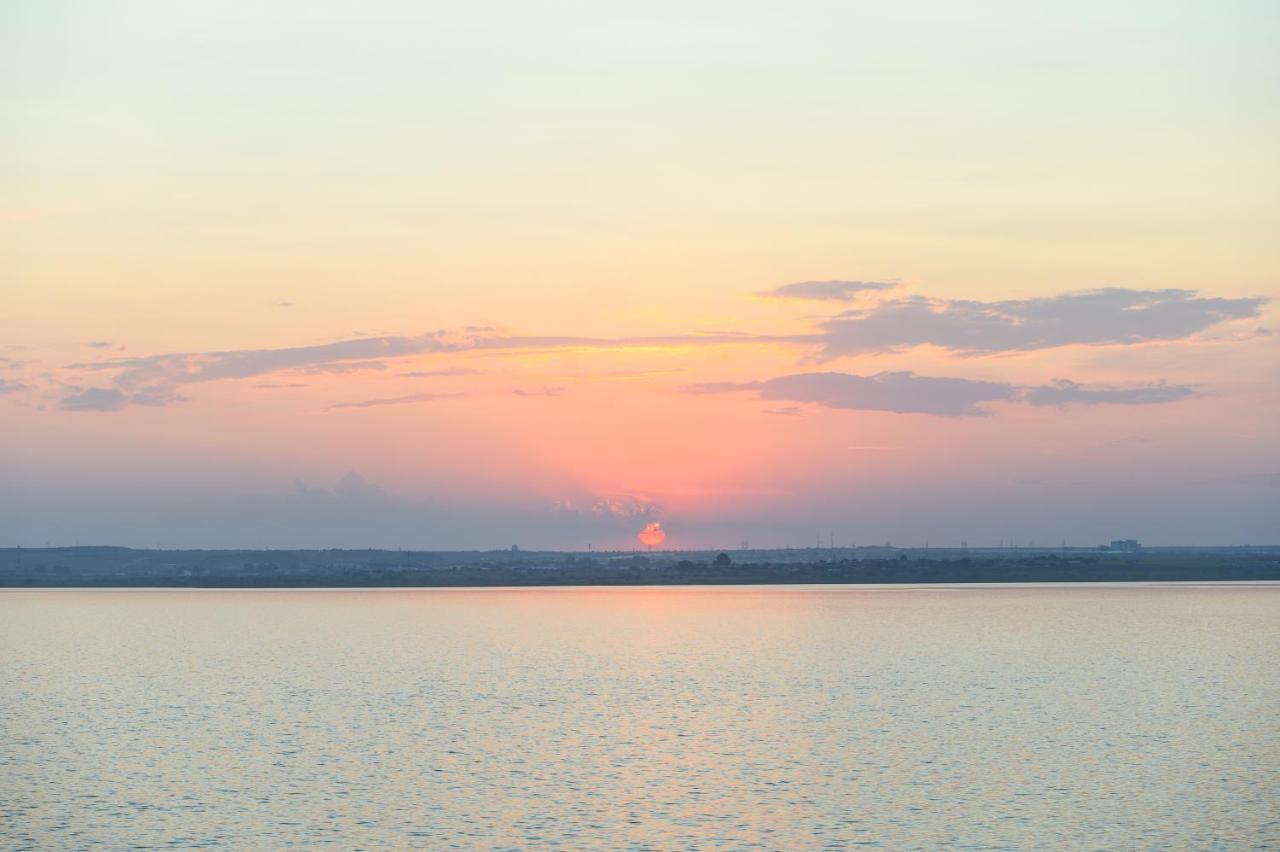 Sunset Lake Apartament 마마이아 외부 사진