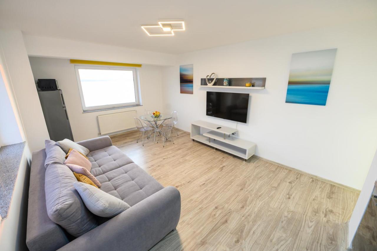 Sunset Lake Apartament 마마이아 외부 사진