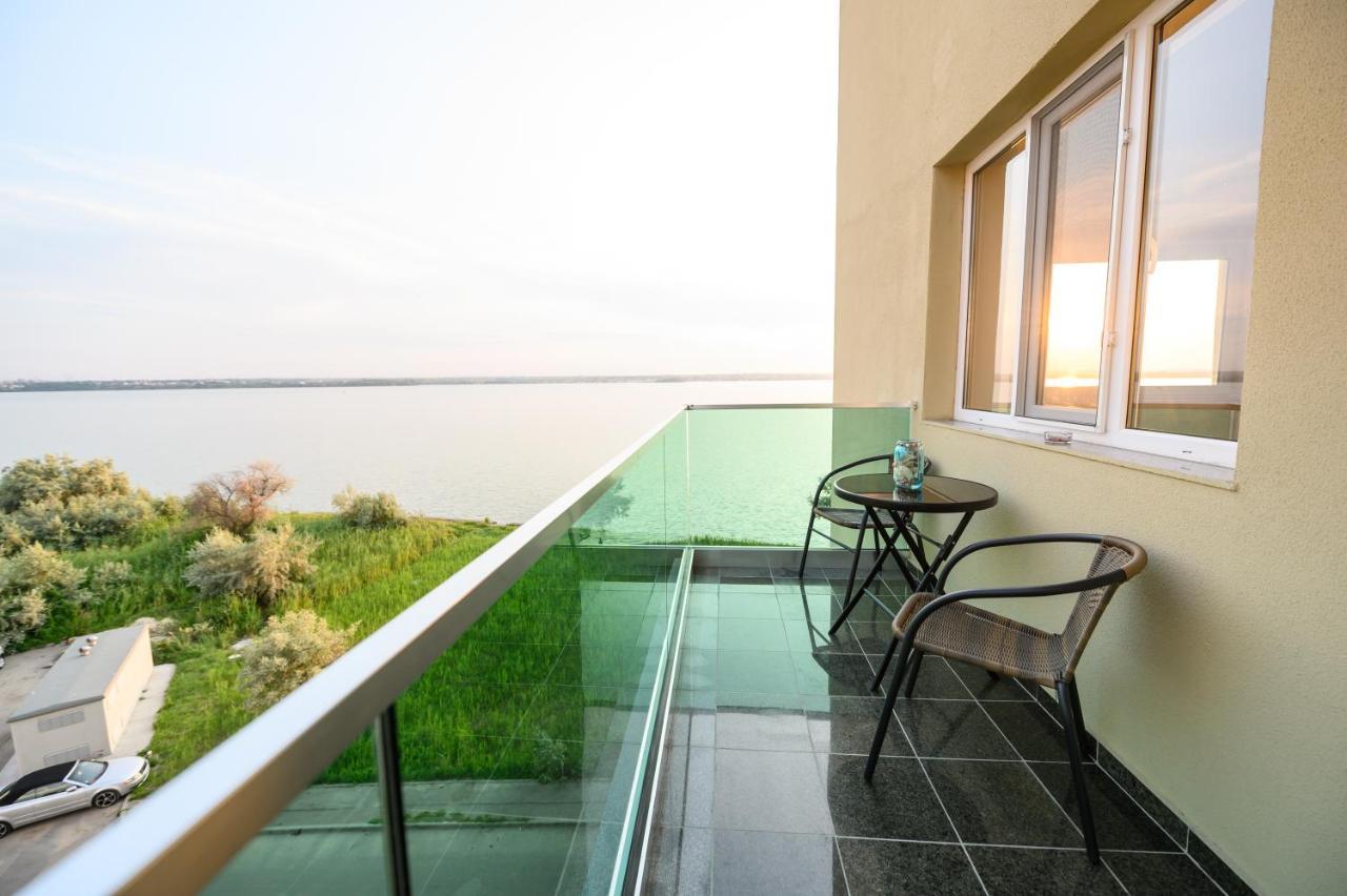 Sunset Lake Apartament 마마이아 외부 사진