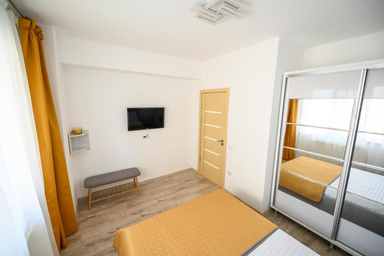 Sunset Lake Apartament 마마이아 외부 사진